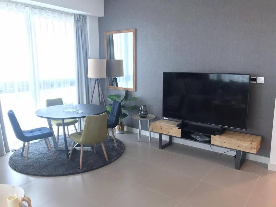Suitetrails - Unique 2 BR Flat, Marassi Mall, with beach access