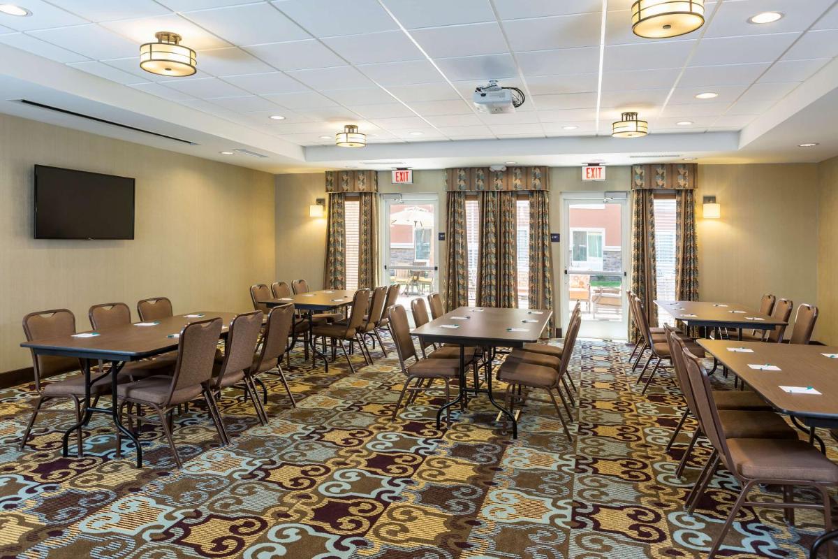 Homewood Suites by Hilton San Bernardino - Housity