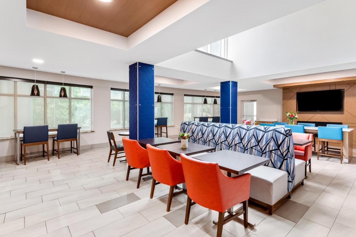 Holiday Inn Express & Suites Sylva / Dillsboro, an IHG Hotel - Housity