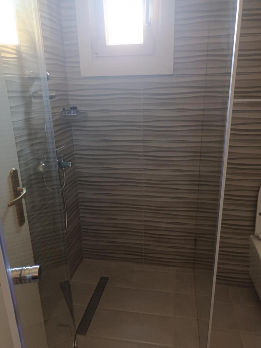 Krystal Hotel - Housity