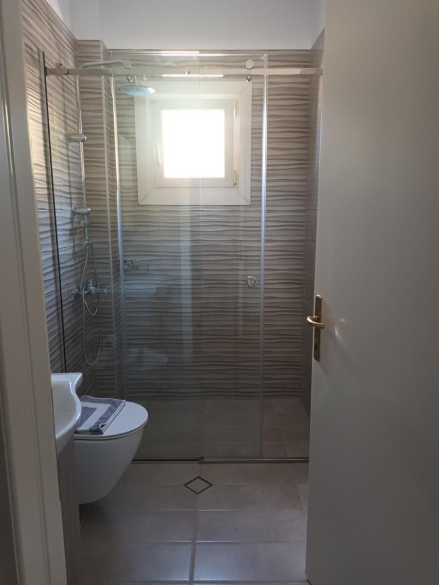 Krystal Hotel - Housity