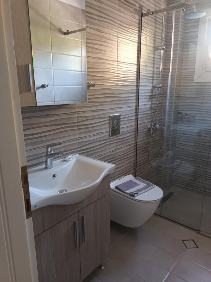 Krystal Hotel - Housity