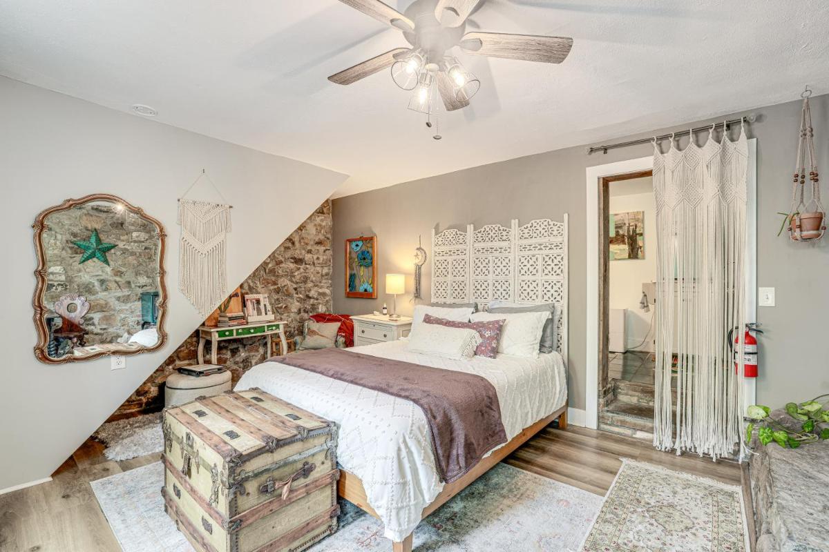 Charming Getaway Less Than 1 Mi to Downtown Lambertville! - Housity