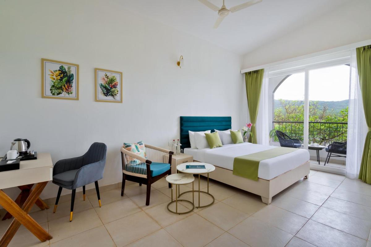 Stone Wood Hotel Amboli - Housity