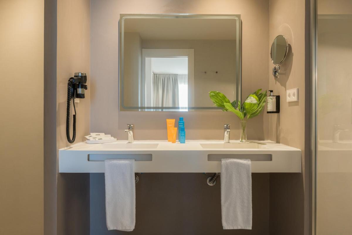 Un baño de Eurosalou & Spa