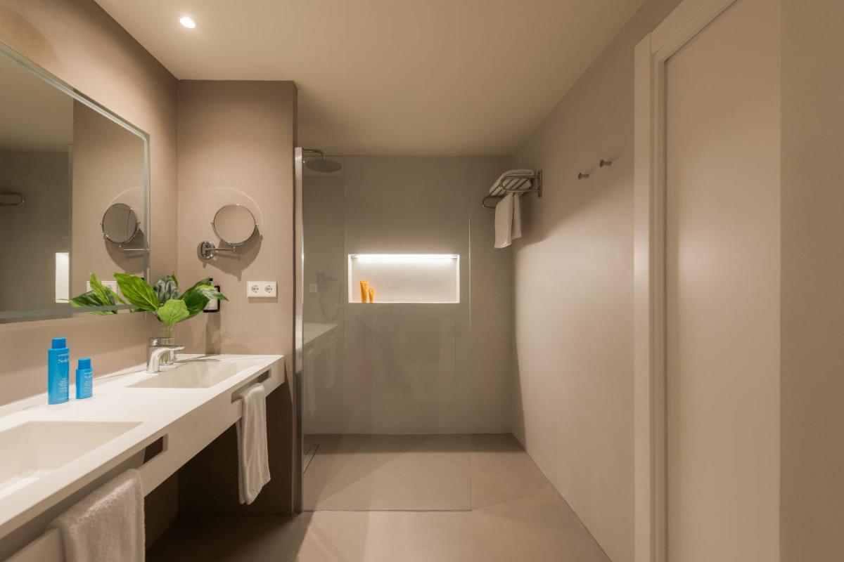 Un baño de Eurosalou & Spa