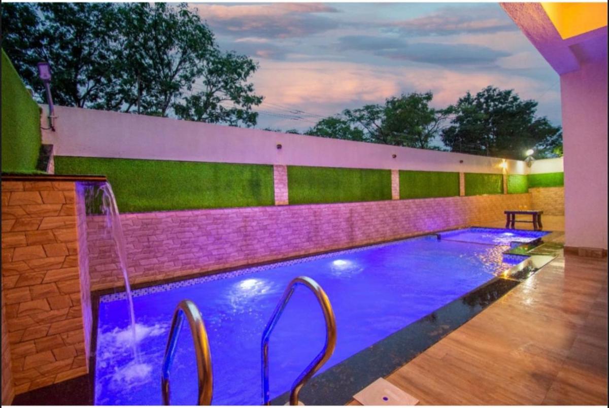 Suitetrails - LAUGHTELL VILLA 4bhk PRIVATE SWIMMING POOL