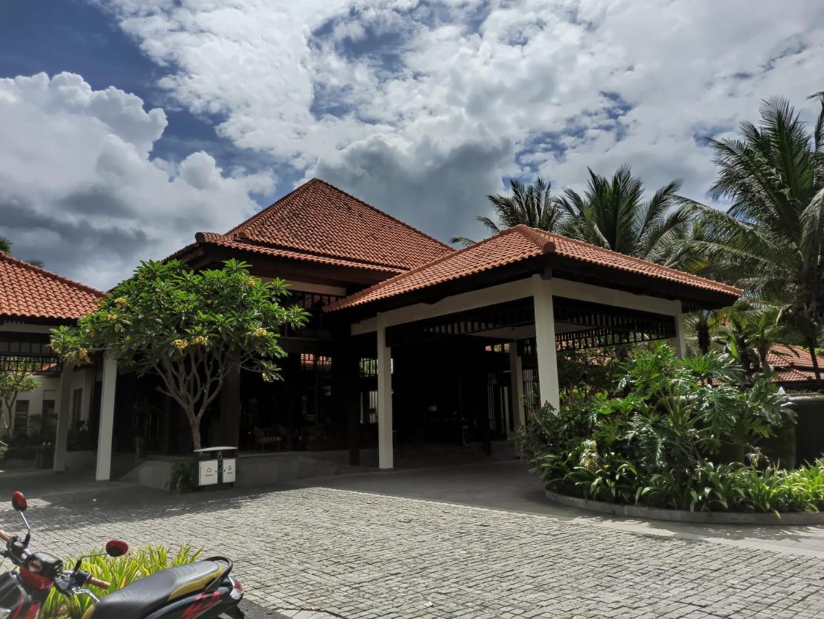 eL Hotel Banyuwangi - Housity
