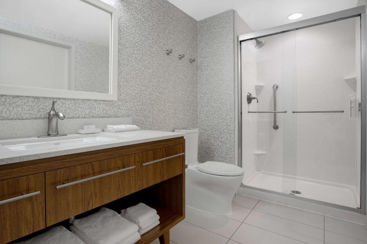 Home2 Suites by Hilton Destin - Housity