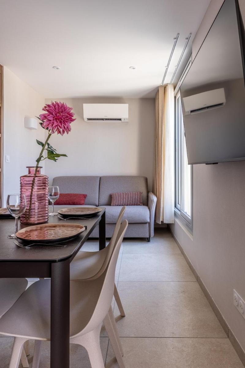 At home in Clermont, Place de Jaude - Housity