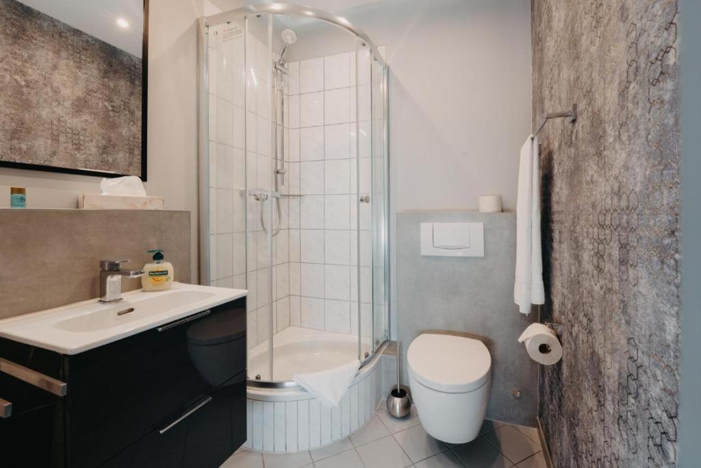 Hotel-Gasthof Zur Krone - Housity