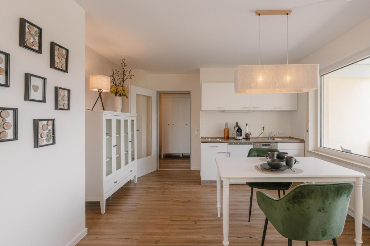 Exklusiv & Zentral: 1-Zi. Apartment mit Balkon Stellplatz - Housity
