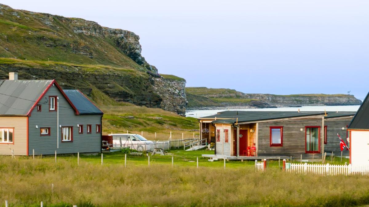 Ekker Island Arctic Lodge - Housity