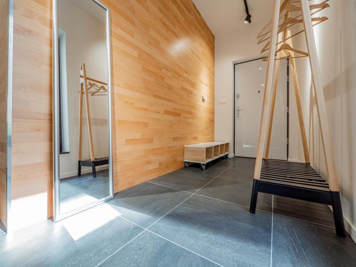 B10 Business Apartments - Housity