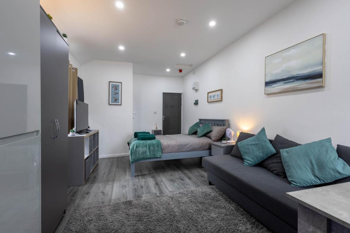 Spacious Studio Apartment In Cardiff City Centre - Housity