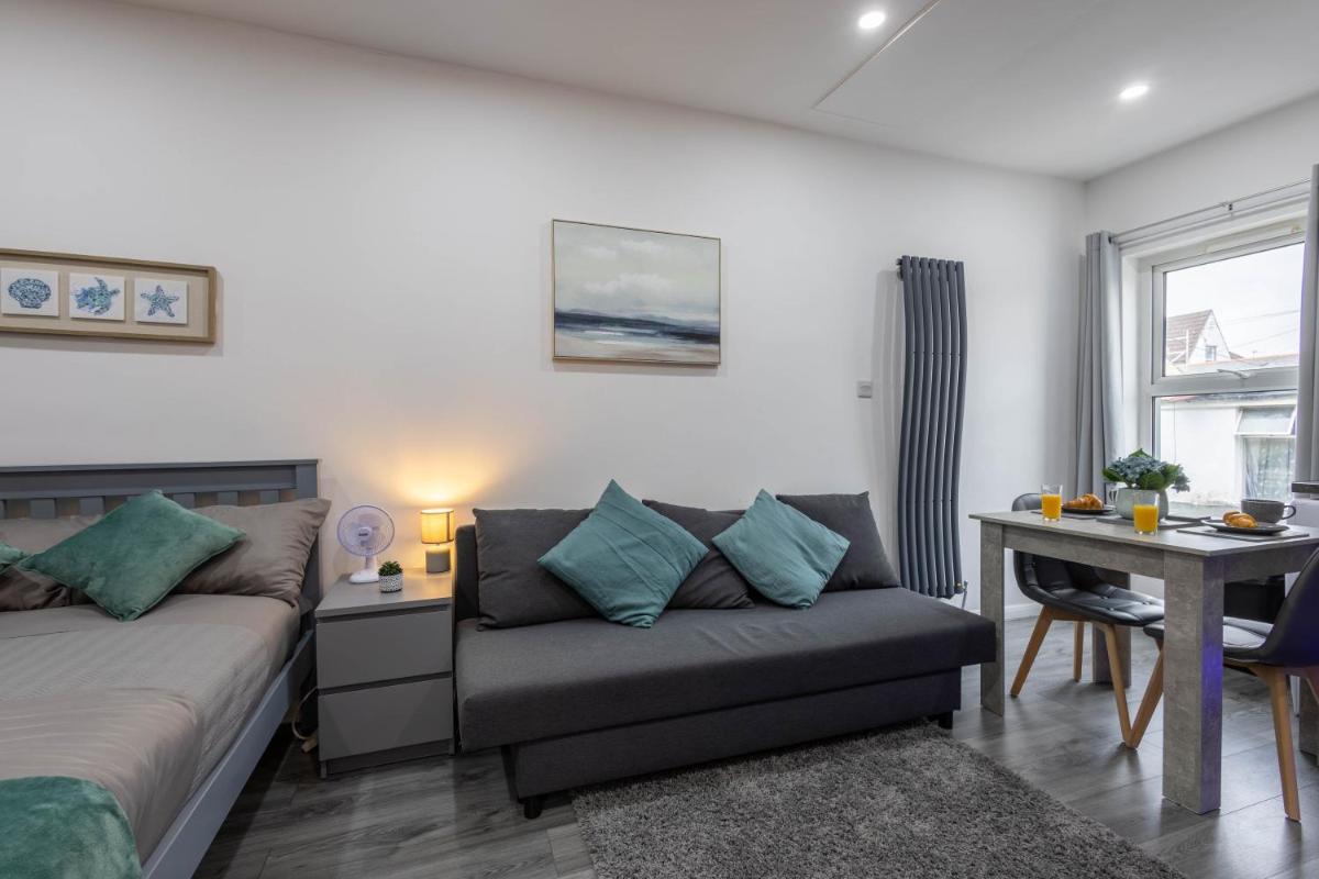 Spacious Studio Apartment In Cardiff City Centre - Housity