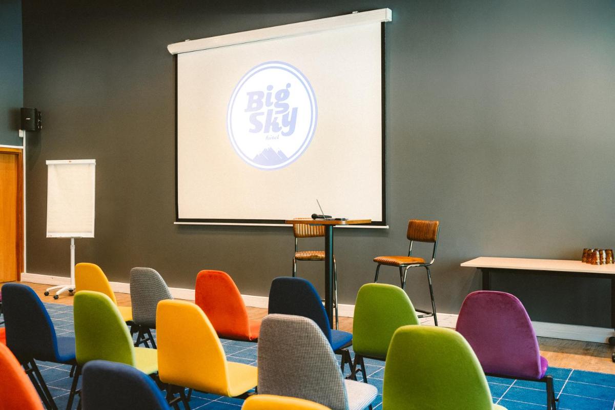 Espace de conférence ou salle de réunion dans l'établissement Big Sky Hotel & Spa