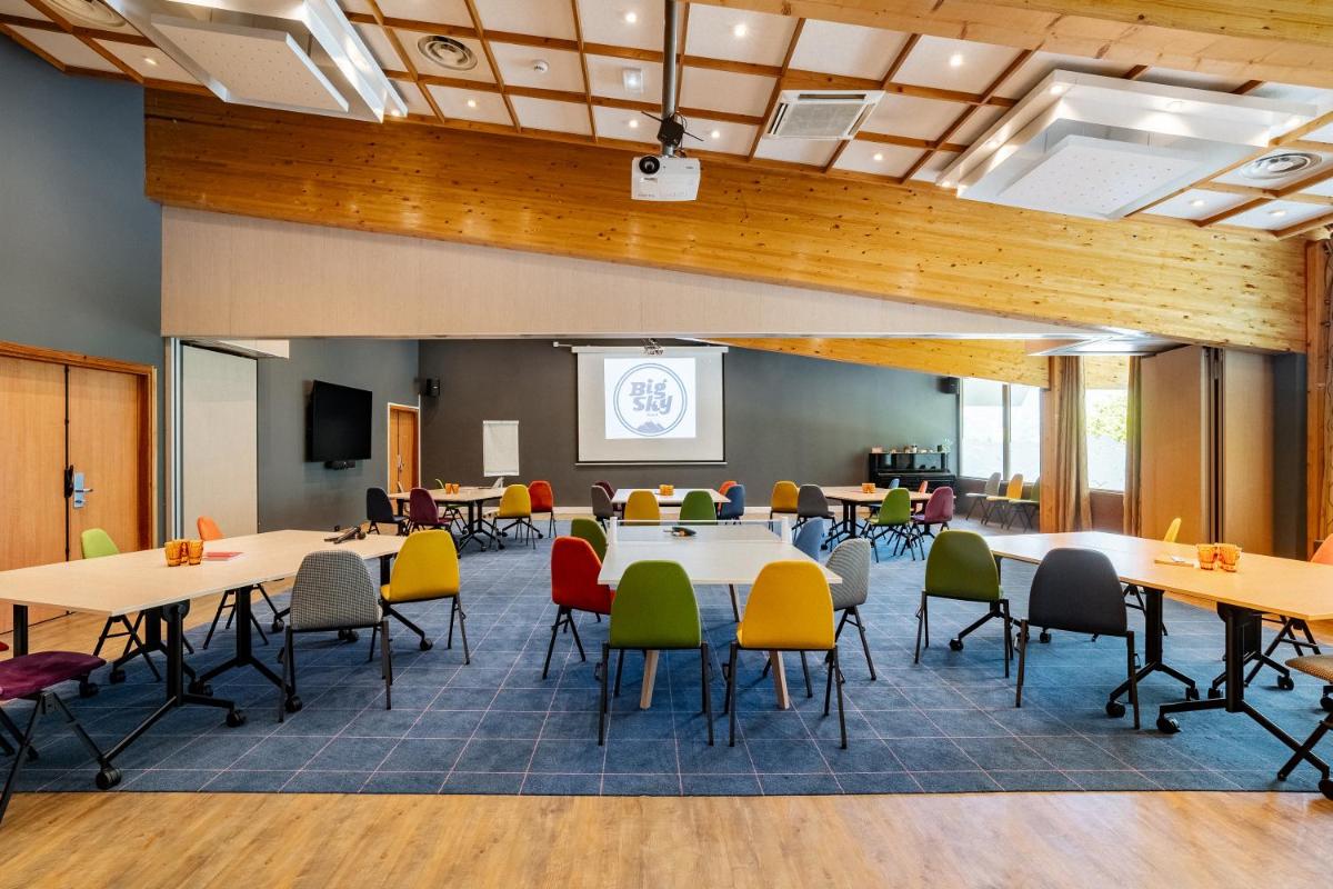 Espace de conférence ou salle de réunion dans l'établissement Big Sky Hotel & Spa
