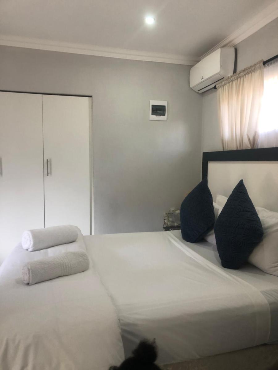Enhle Bed and Breakfast - Housity