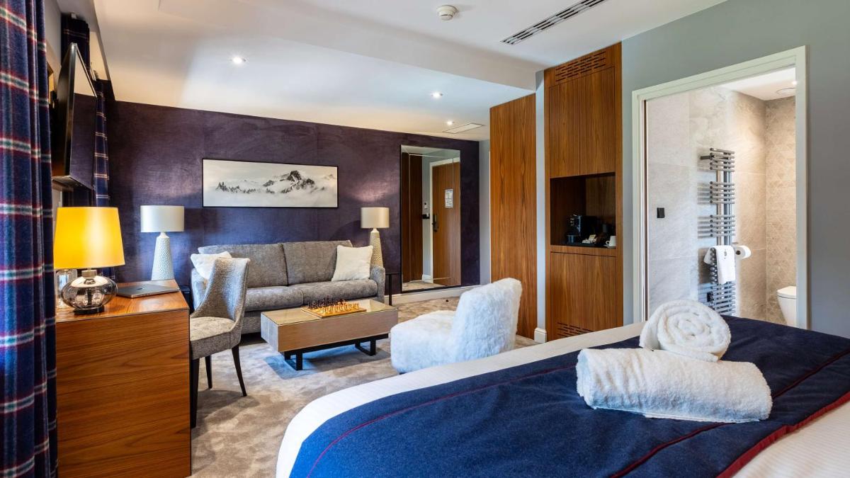 Un ou plusieurs lits dans un hébergement de l'établissement Domaine de Dolomieu Hotel & Spa - BW Premier Collection