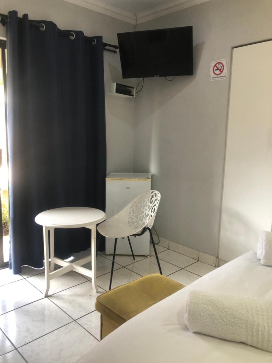 Enhle Bed and Breakfast - Housity