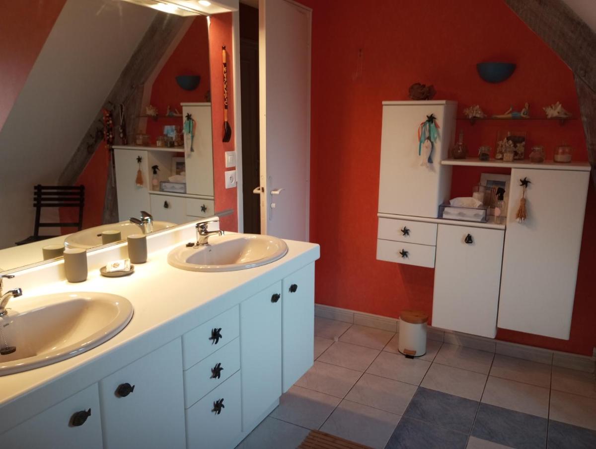 chambre avec vue sur les marais salants - Housity