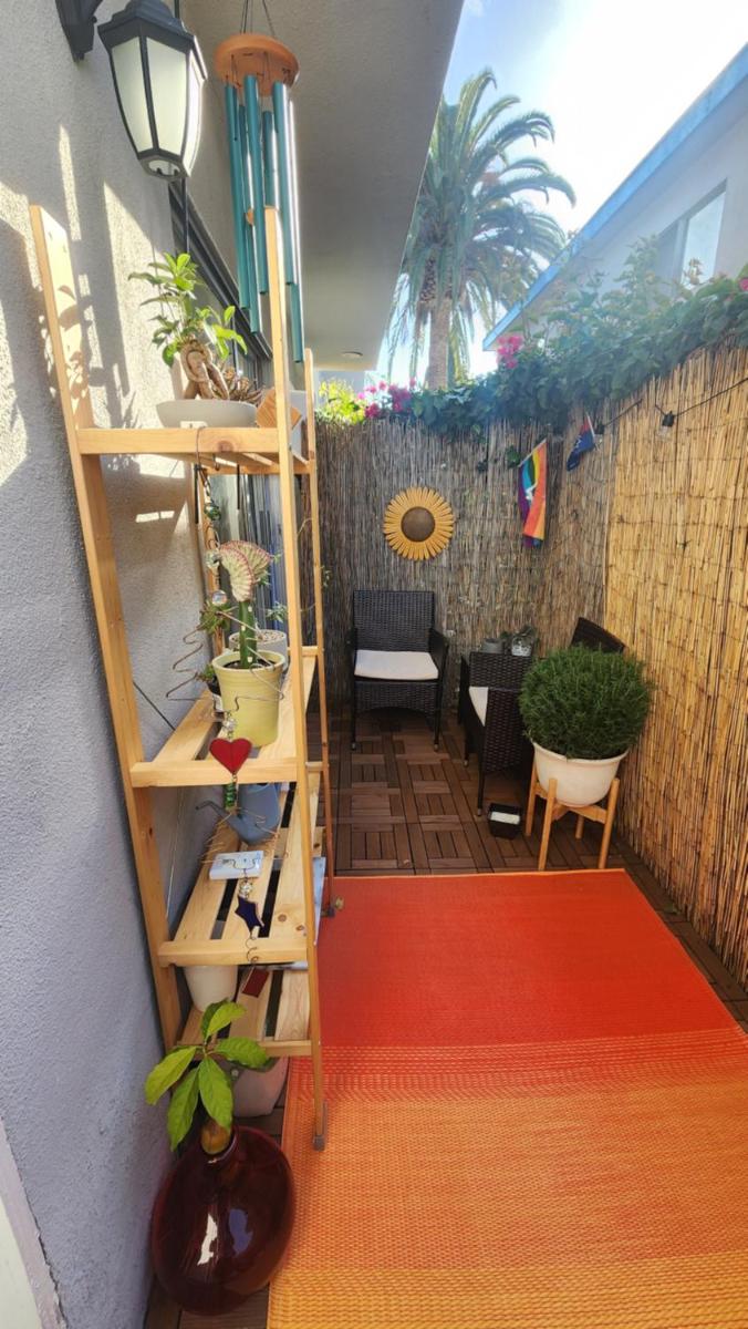 Cozy Private Room & Bath Central Location LA - Housity