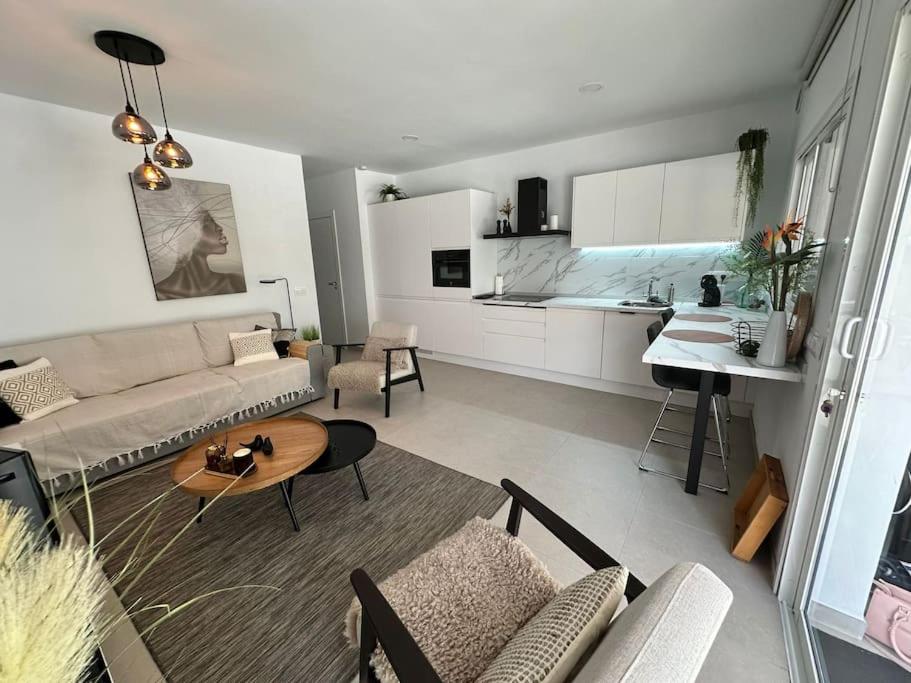 New renovated appartment with beautiful view on cliffs and sea - Hizvo