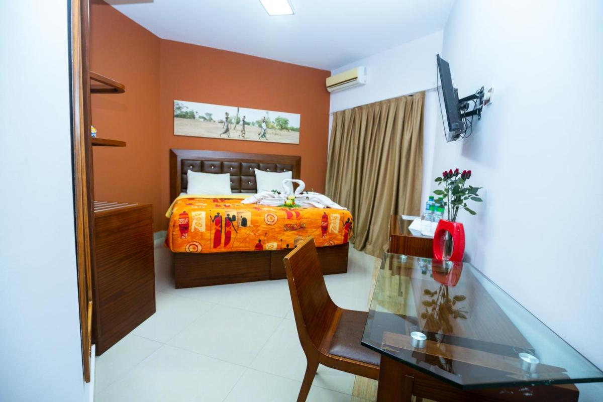 Wakola Hotel Cheikh Anta DIOP - Hizvo