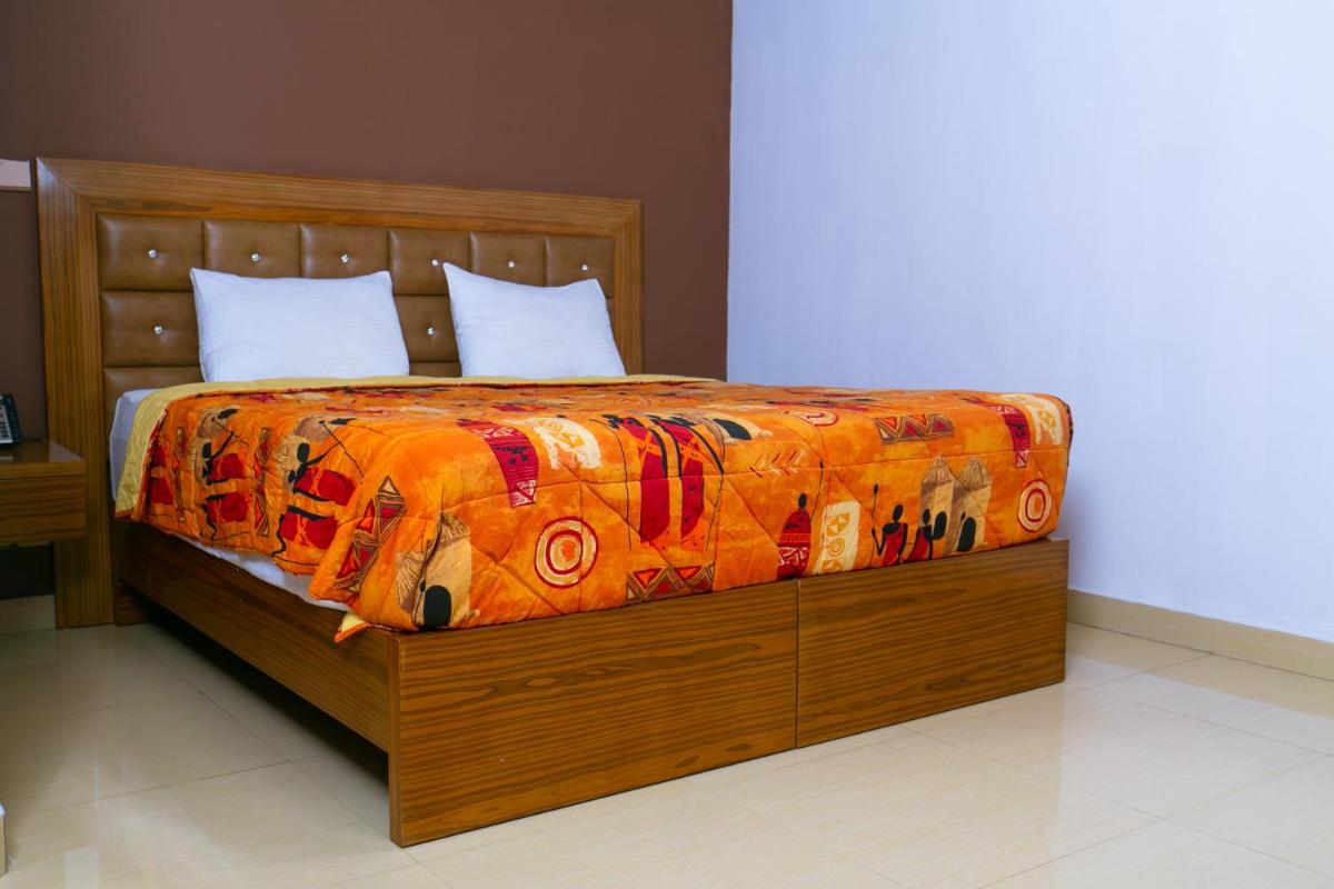 Wakola Hotel Cheikh Anta DIOP - Hizvo