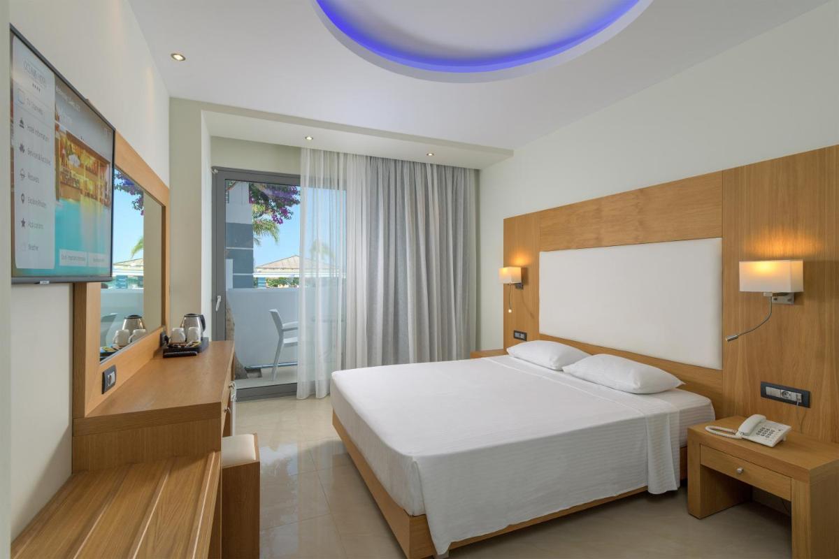 Oceanis Beach Hotel - Housity