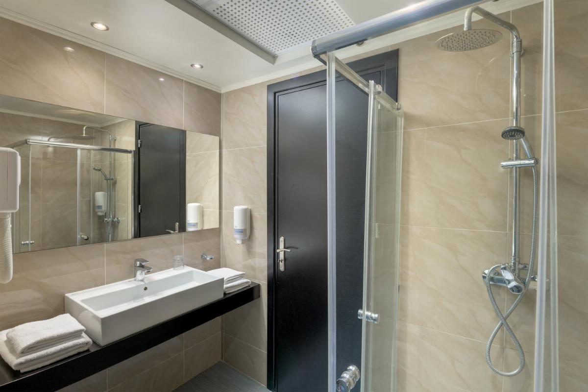 Oceanis Beach Hotel - Housity