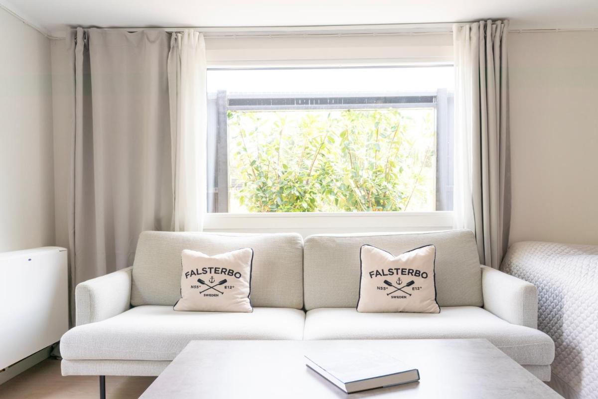 Falsterbo Guesthouse - Modern Comfort with Private Patio - Housity