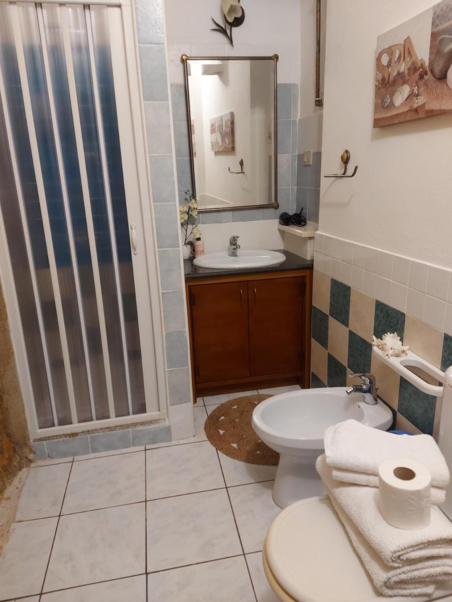 Bed and Breakfast Cala Luna - Housity