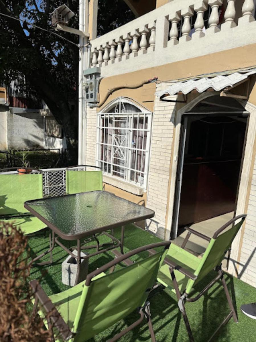Rivera Family Airport Apartments - Housity