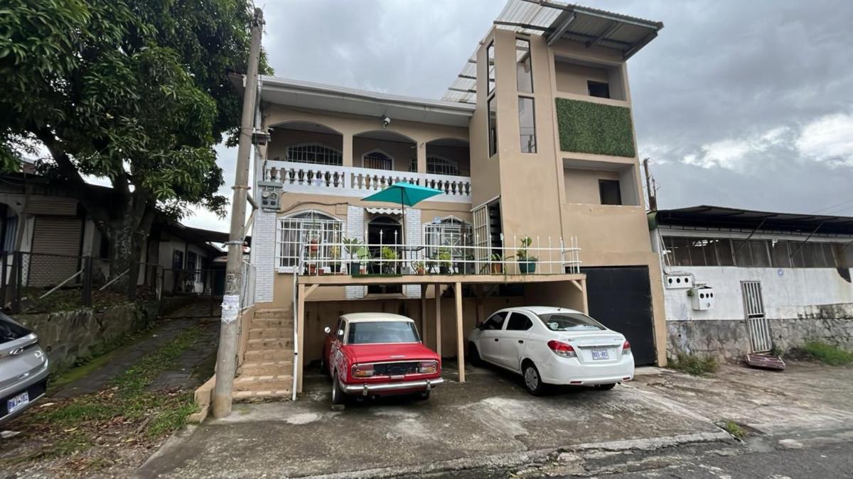 Rivera Family Airport Apartments - Housity