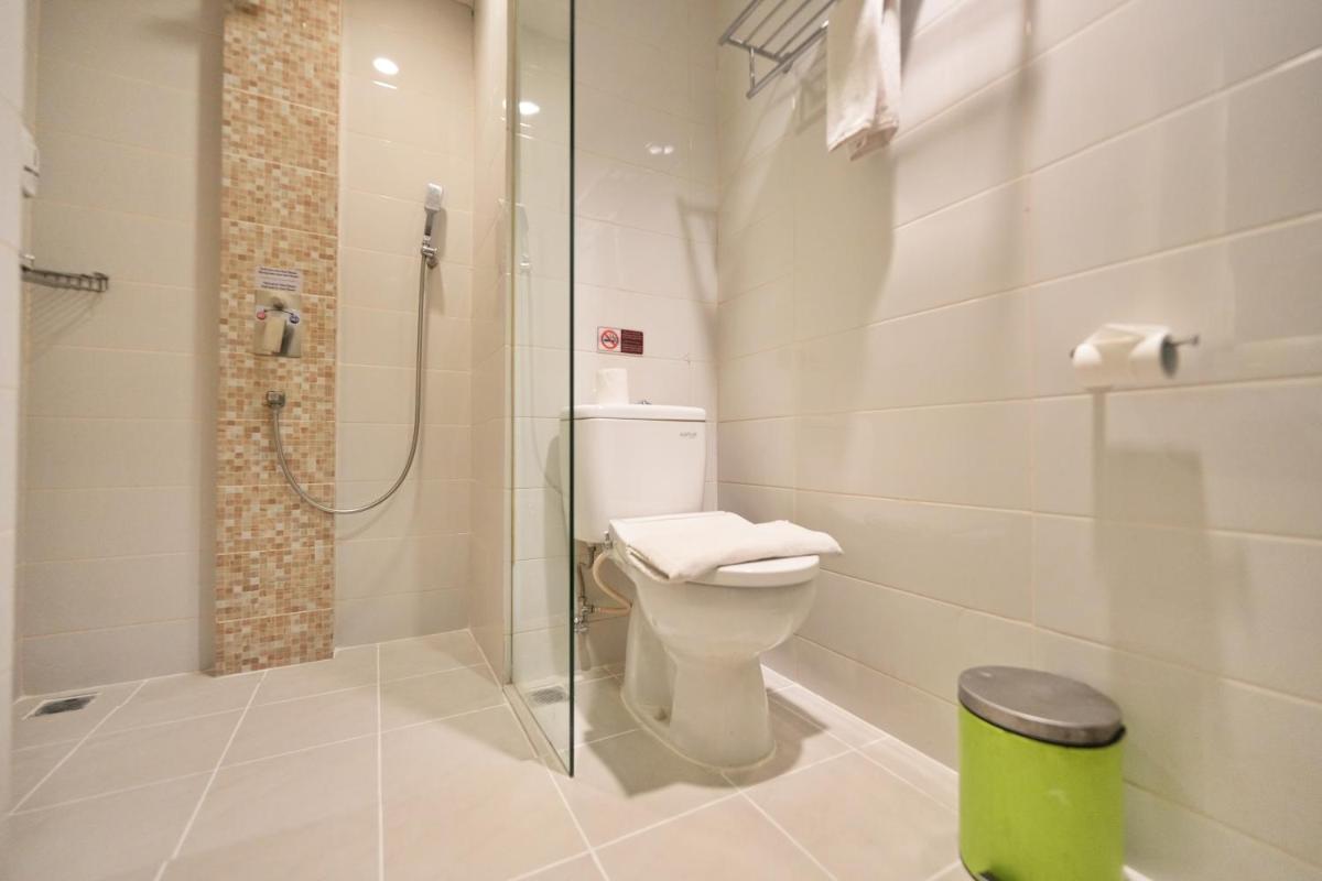 Bonnet Hotel Surabaya - Hizvo