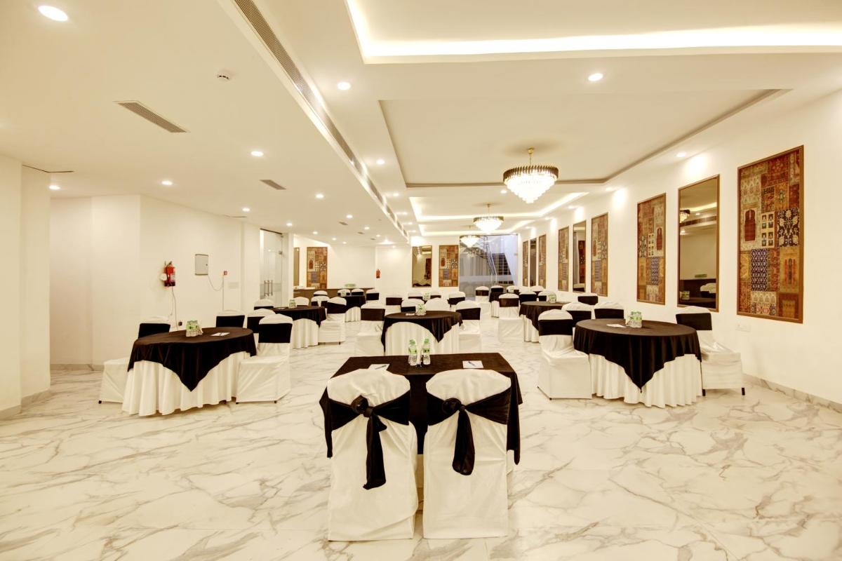 Saltstayz Select - Huda City Center - Hizvo