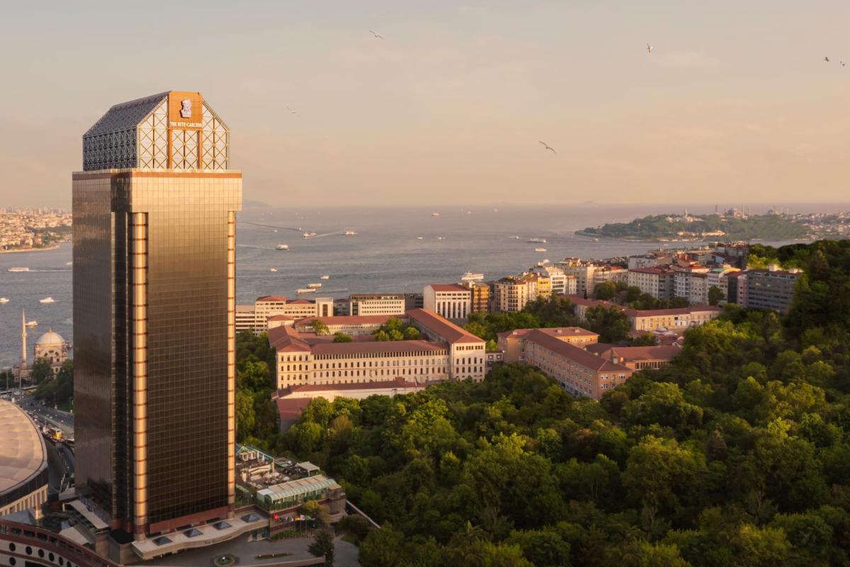 The Ritz-Carlton, Istanbul at the Bosphorus - Housity