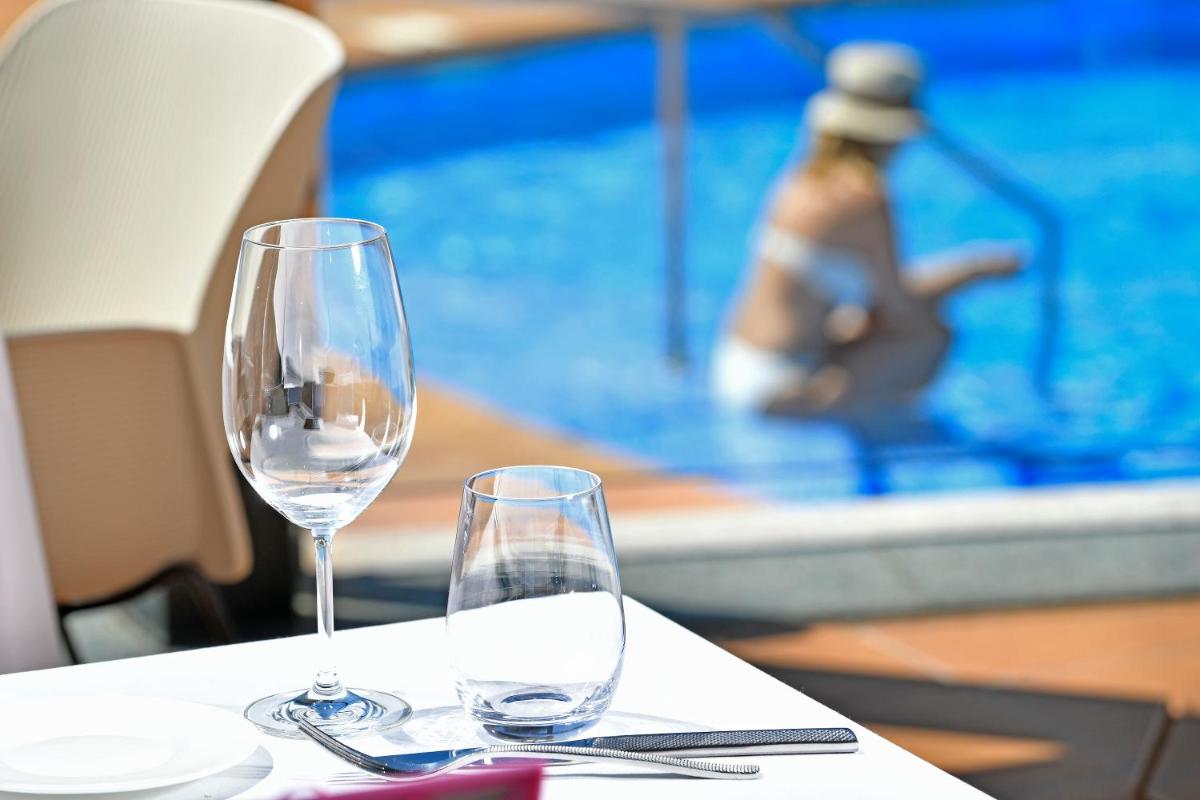 Piscina en o cerca de Hotel Cala del Pi - Adults Only