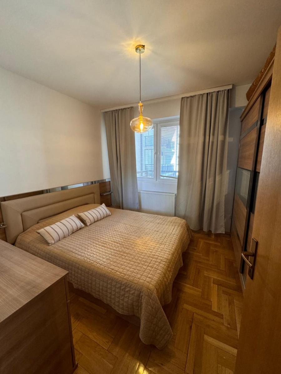 Big spacious apartment in Pej center with WI-FI - Housity