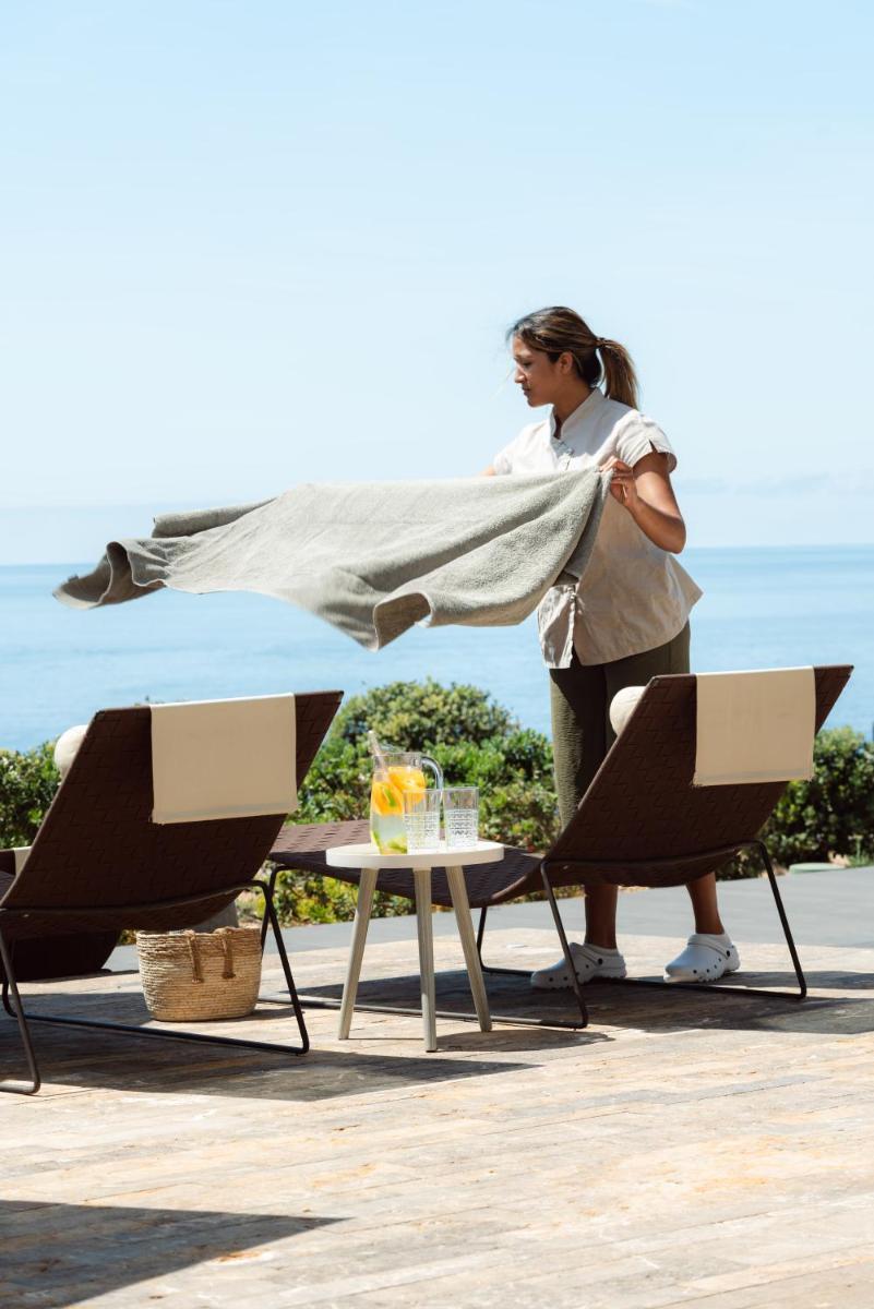 Clientes alojados en 7Pines Resort Ibiza, part of Destination by Hyatt