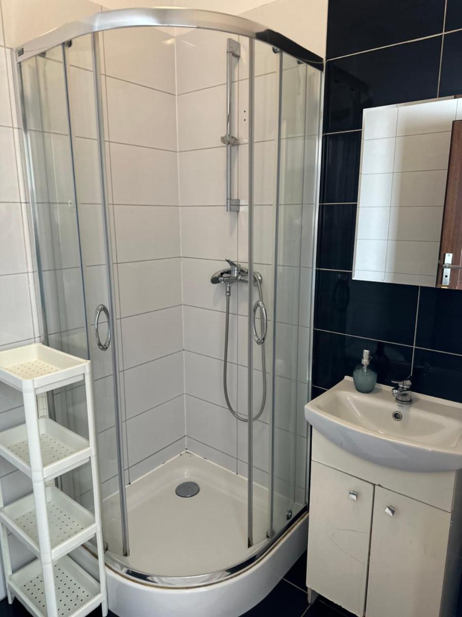 NOCLEGI Kolonia Wokulskiego 4 - Housity