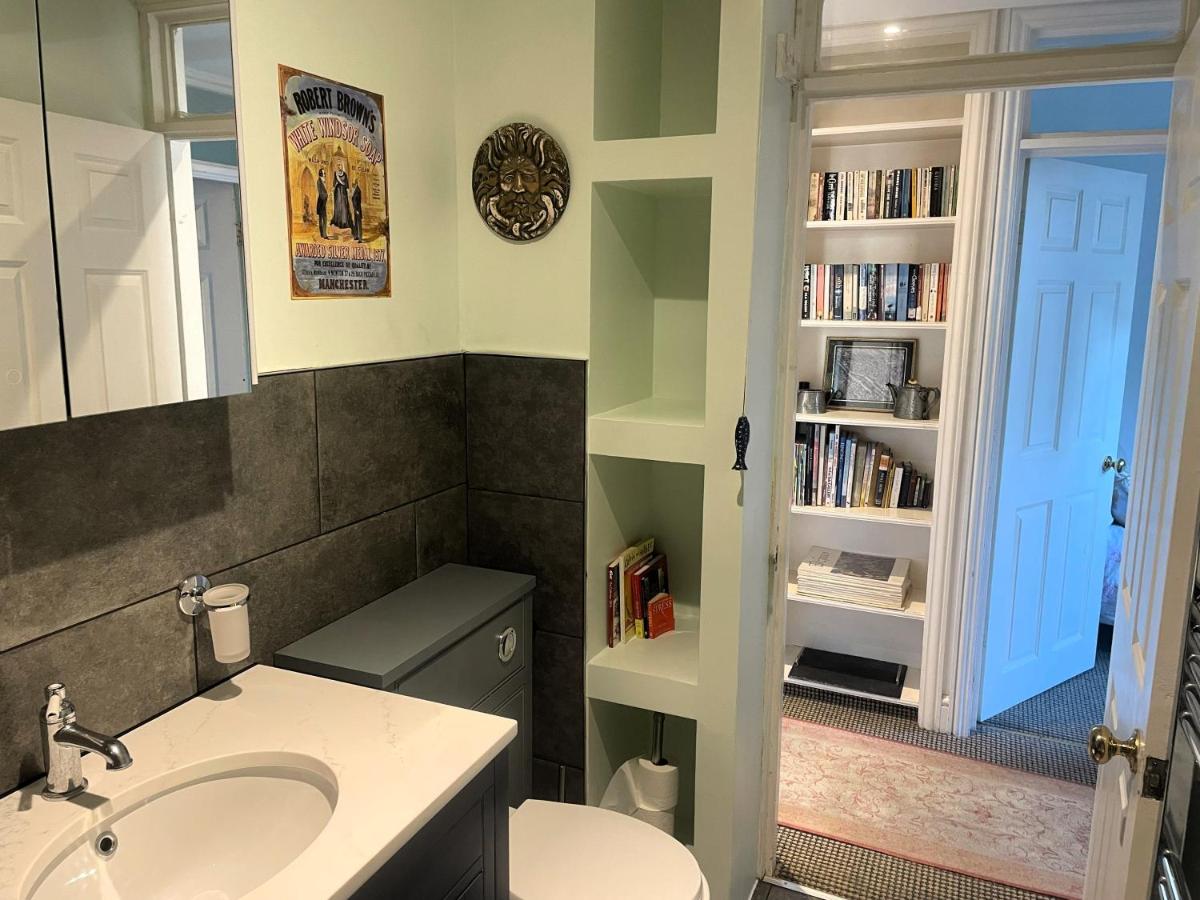 Central Georgian Garden Flat with Free Parking - Hizvo