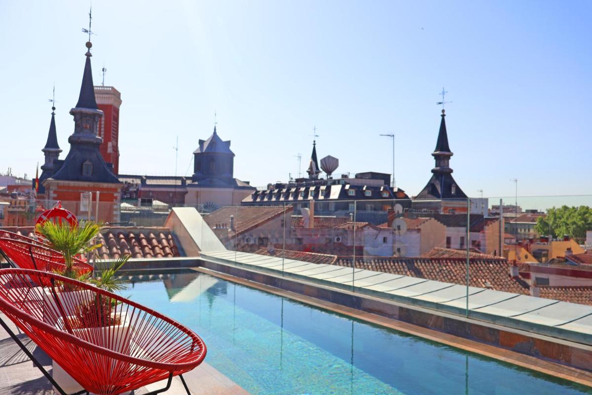 Piscina en o cerca de Pestana Collection Plaza Mayor