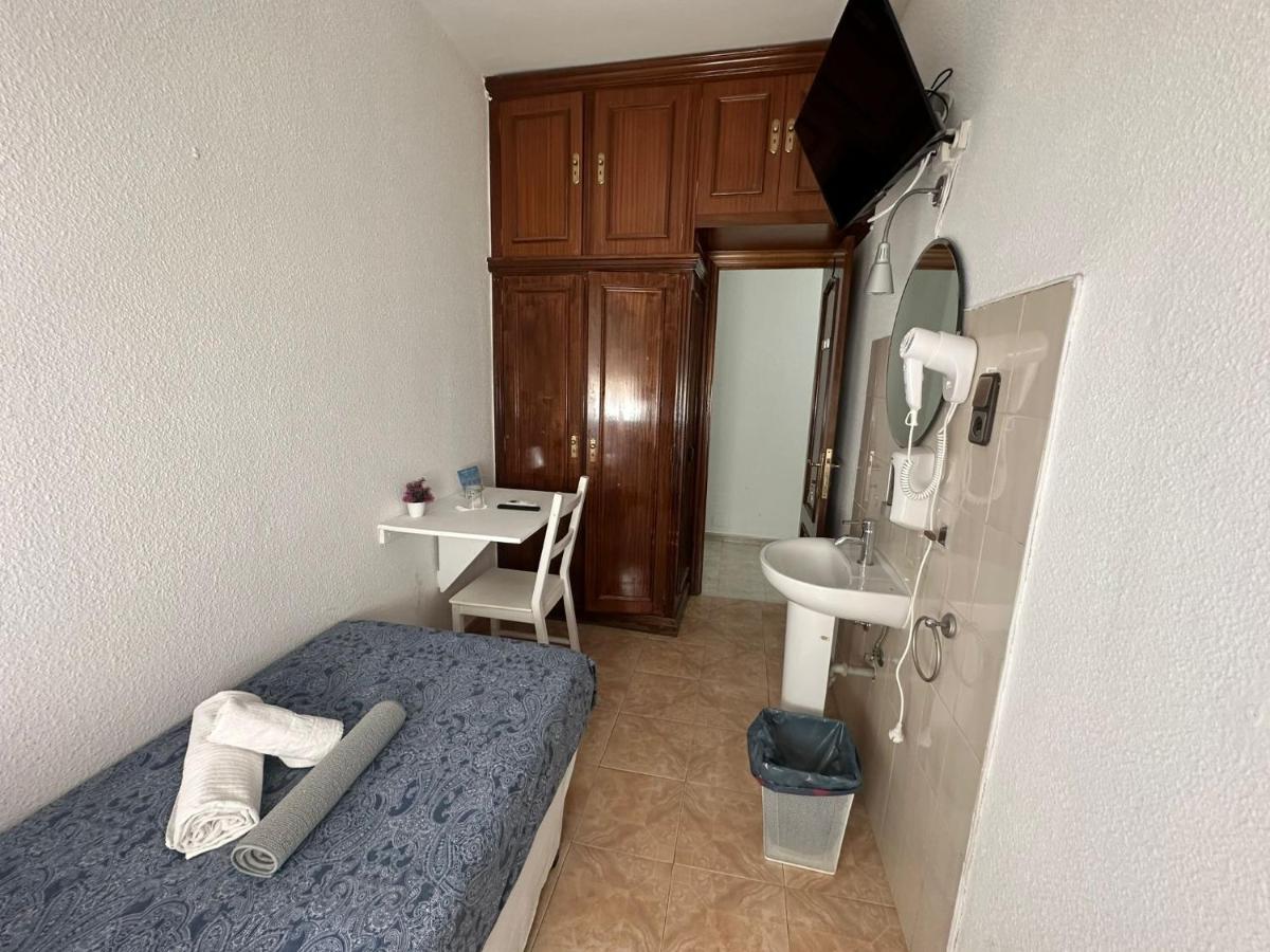 Hostal Arrate - Housity