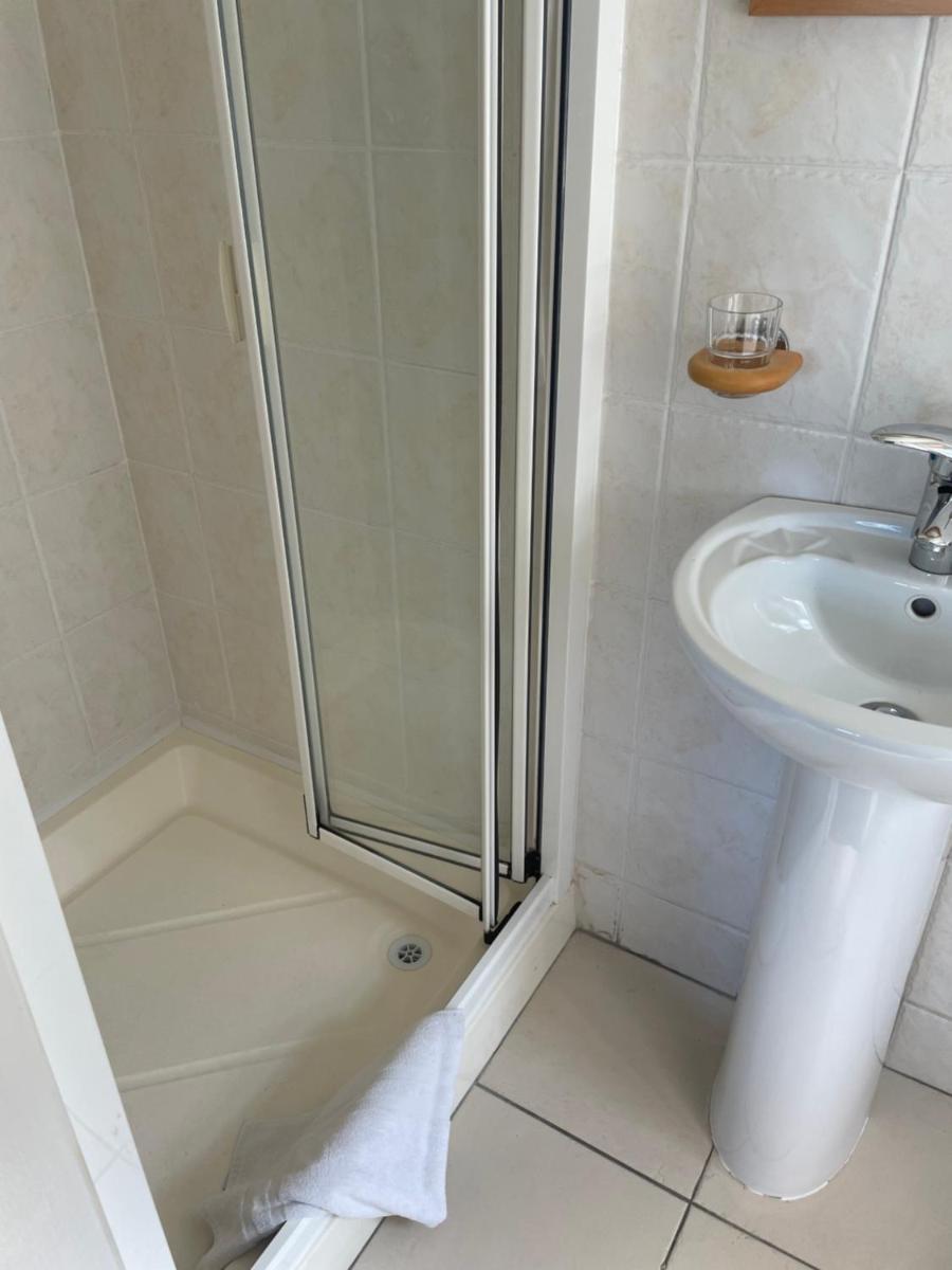 Teac Seain Bar & BnB - Housity