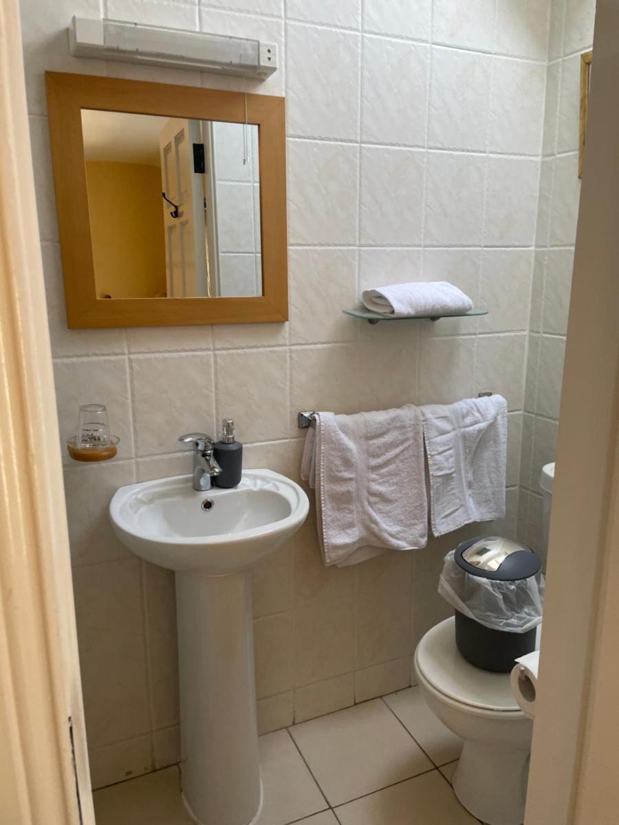 Teac Seain Bar & BnB - Housity