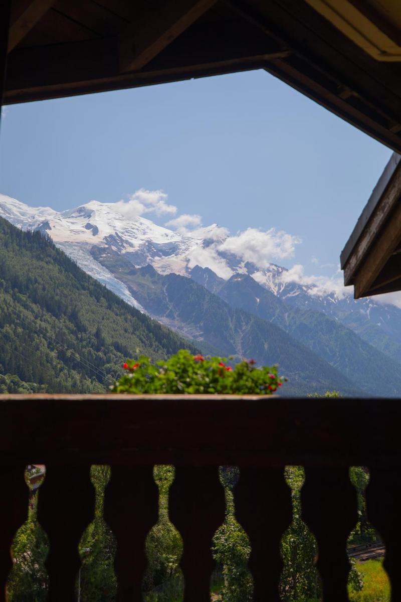 Vue générale sur la montagne ou vue sur la montagne depuis l'hôtel