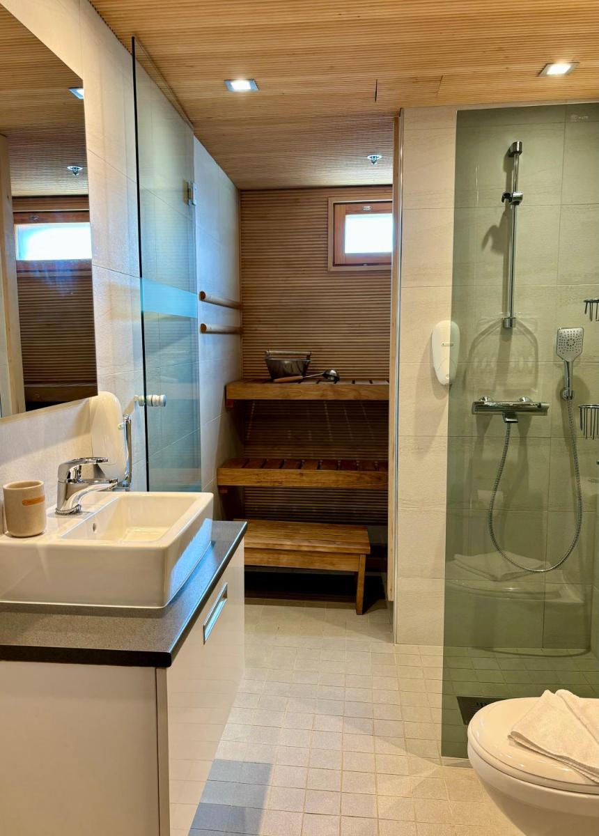 Levi Suites Levi Gold - Housity